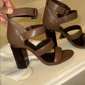 New Tory Burch Jones High Heeled Sandals Size 7.5